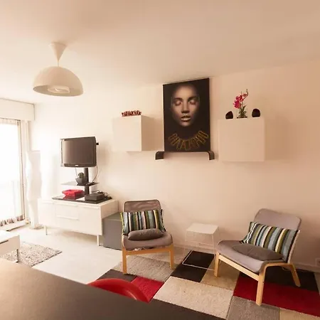 Paris A Portee De Main * Кретей