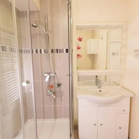 Paris A Portee De Main *